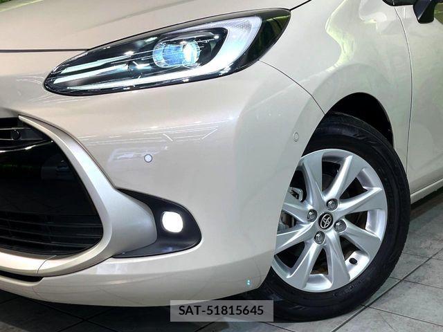 Toyota AQUA 2023-03 7213647-11