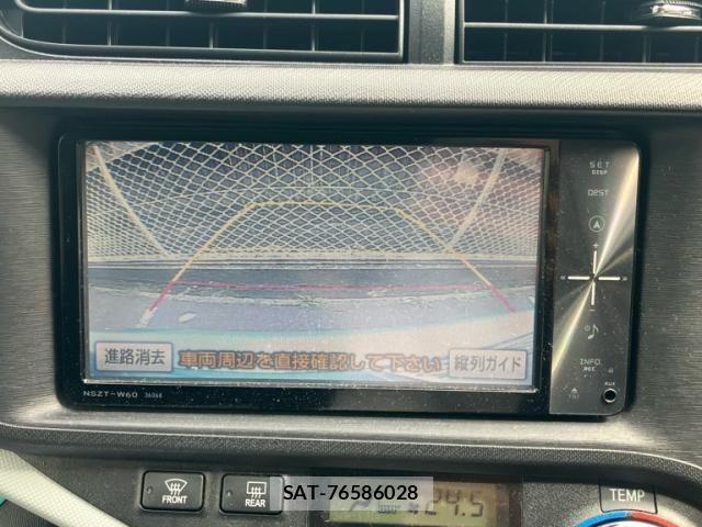 Toyota AQUA 2013-03 7214691-17