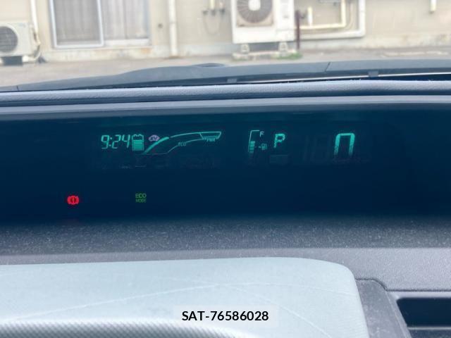 Toyota AQUA 2013-03 7214691-18