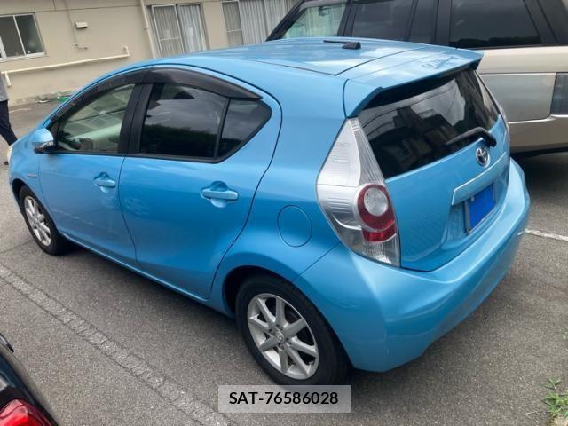 Toyota AQUA 2013-03 7214691-3