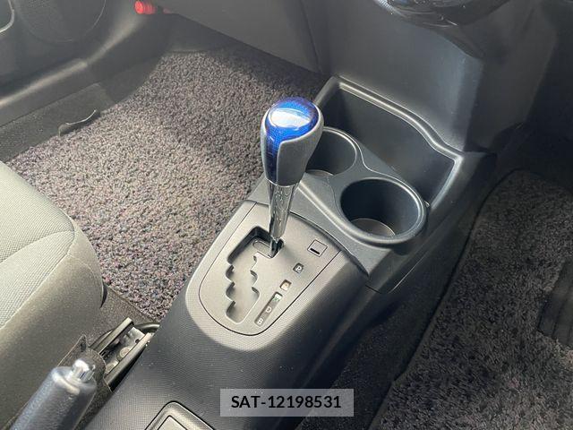 Toyota AQUA 2021-02 7214845-12