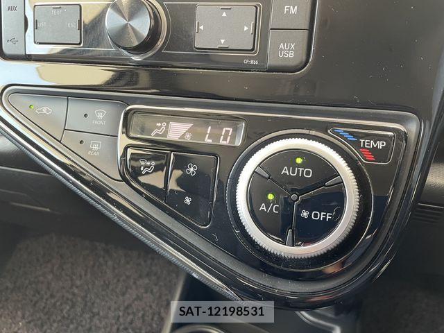 Toyota AQUA 2021-02 7214845-13