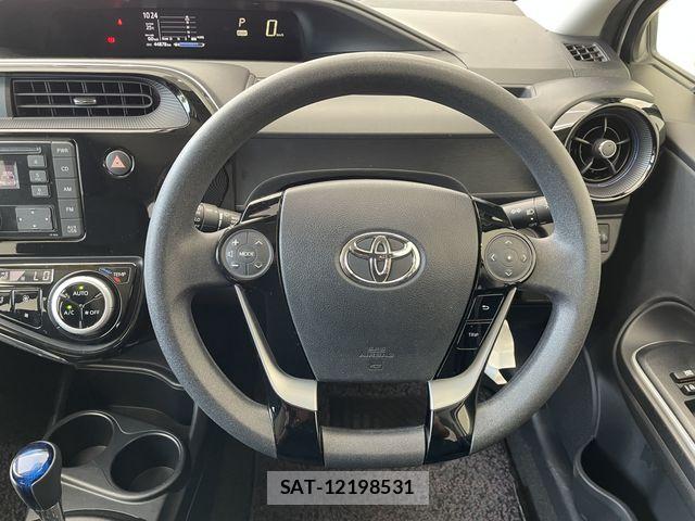 Toyota AQUA 2021-02 7214845-7