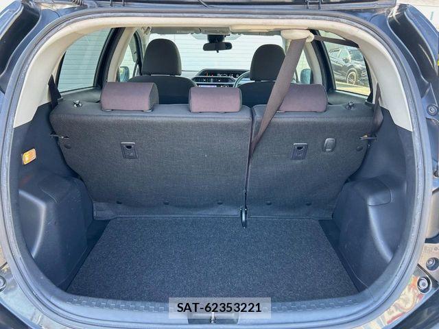 Toyota AQUA 2016-04 7214764-9