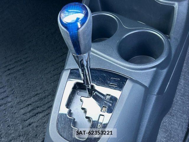 Toyota AQUA 2016-04 7214764-19