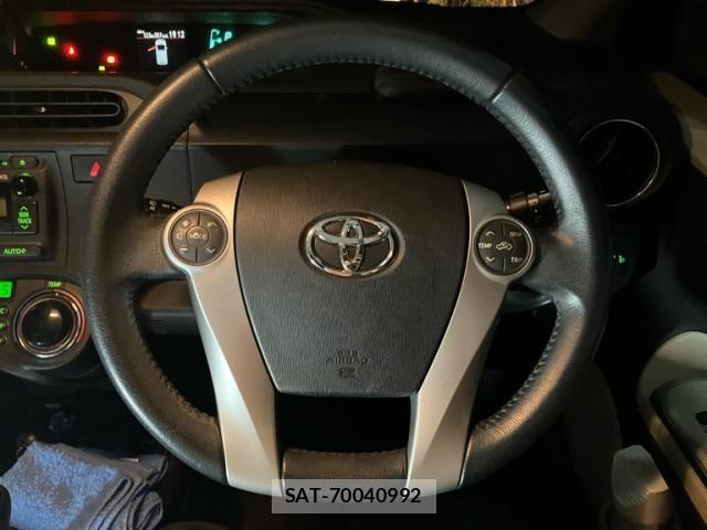 Toyota AQUA 2012-01 7214660-18