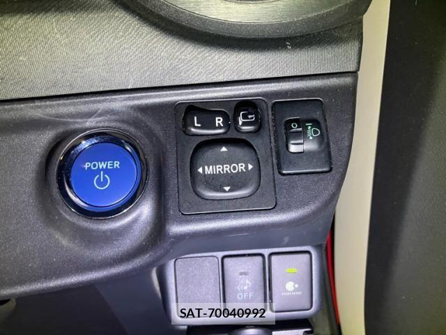 Toyota AQUA 2012-01 7214660-21