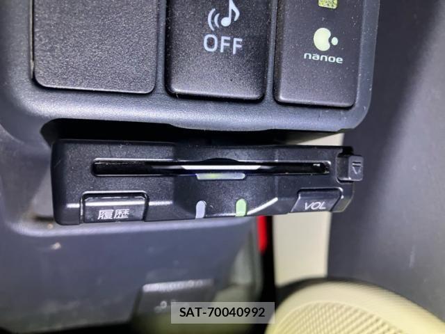 Toyota AQUA 2012-01 7214660-23