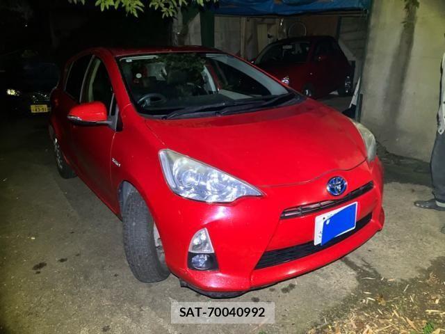 Toyota AQUA 2012-01 7214660-2