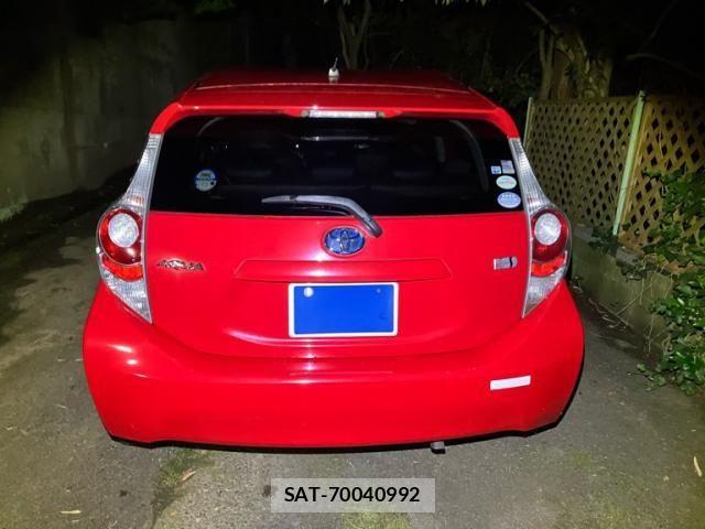 Toyota AQUA 2012-01 7214660-4