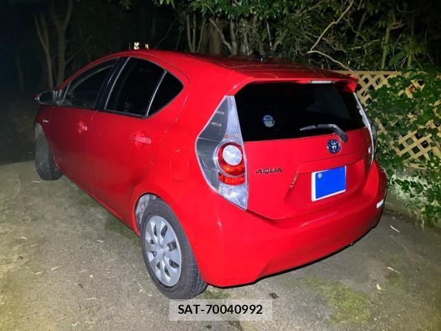 Toyota AQUA 2012-01 7214660-5