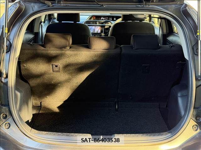 Toyota AQUA 2015-09 7214751-10