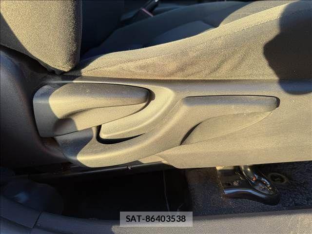 Toyota AQUA 2015-09 7214751-16