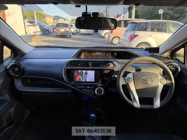 Toyota AQUA 2015-09 7214751-1