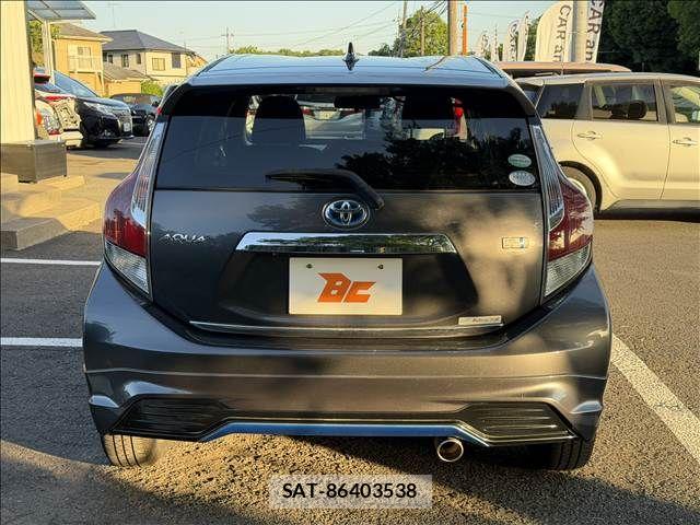 Toyota AQUA 2015-09 7214751-22