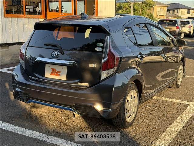 Toyota AQUA 2015-09 7214751-23
