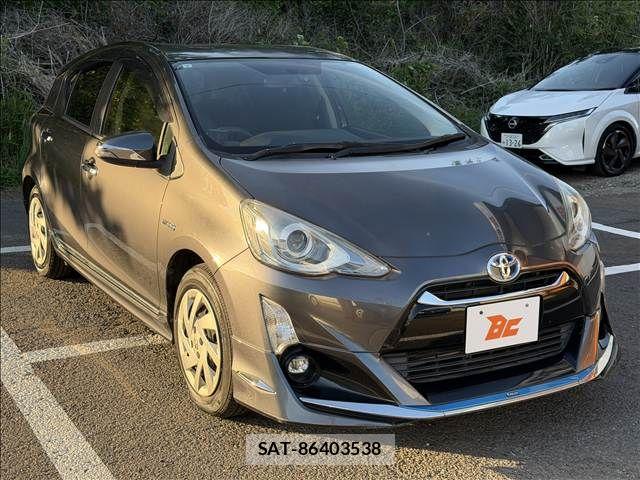 Toyota AQUA 2015-09 7214751-4