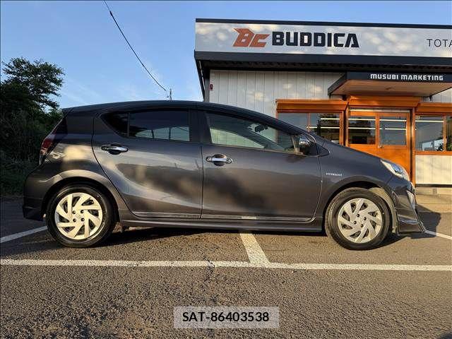 Toyota AQUA 2015-09 7214751-6