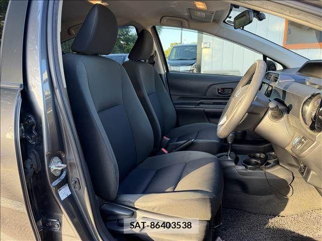 Toyota AQUA 2015-09 7214751-8