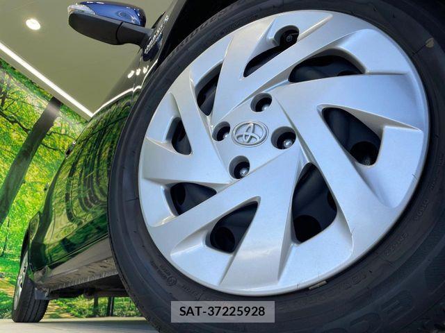 Toyota AQUA 2018-07 7213613-12
