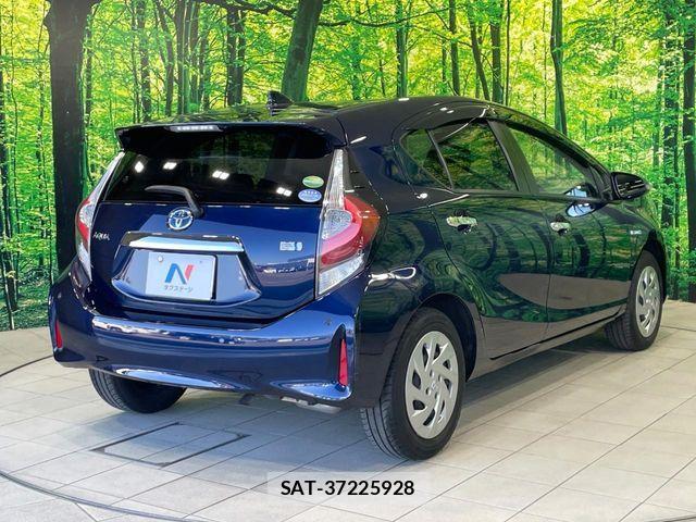Toyota AQUA 2018-07 7213613-16