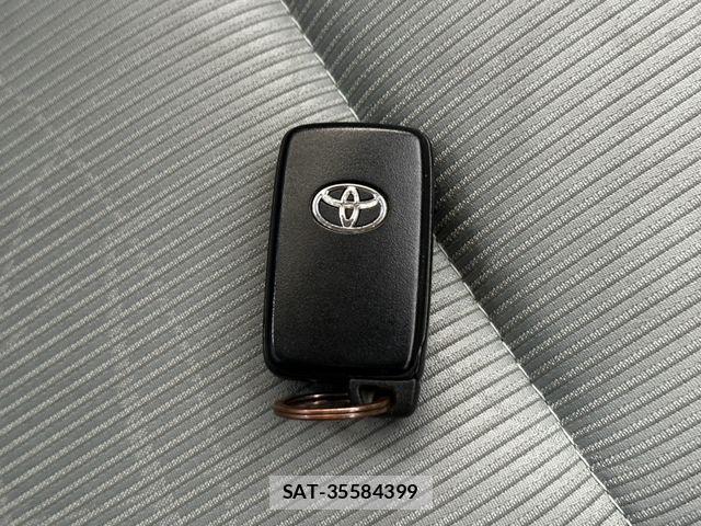 Toyota AQUA 2013-05 7214693-14