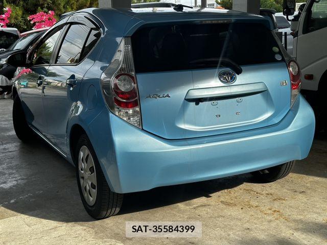 Toyota AQUA 2013-05 7214693-5