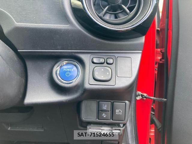 Toyota AQUA 2017-09 7214790-16