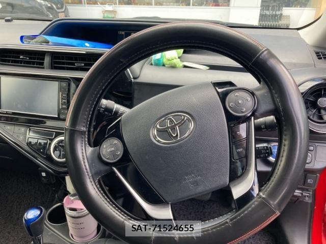 Toyota AQUA 2017-09 7214790-17
