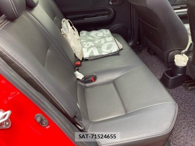 Toyota AQUA 2017-09 7214790-18