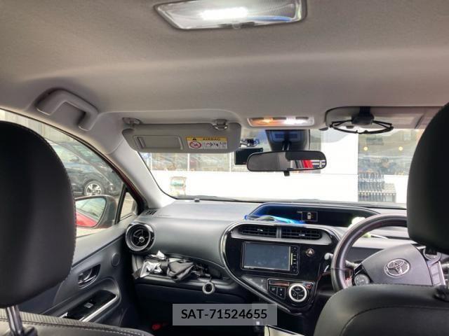 Toyota AQUA 2017-09 7214790-19