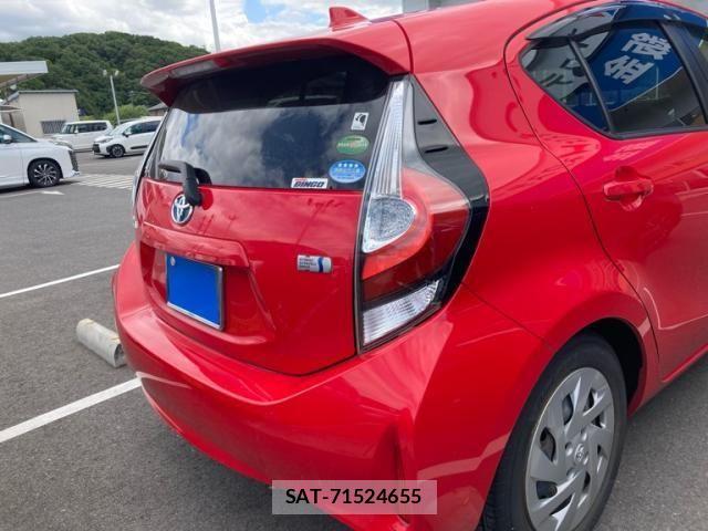 Toyota AQUA 2017-09 7214790-6