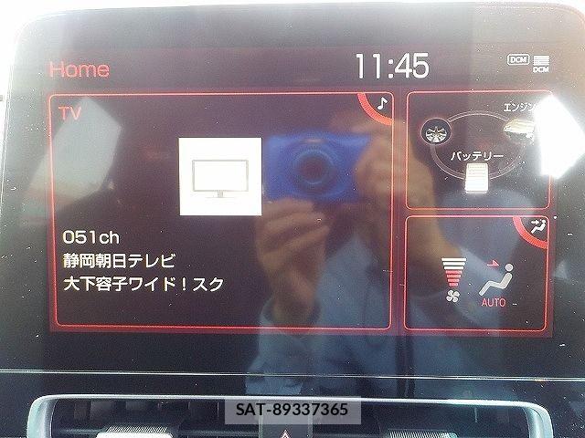 Toyota AQUA 2025-02 7214879-11