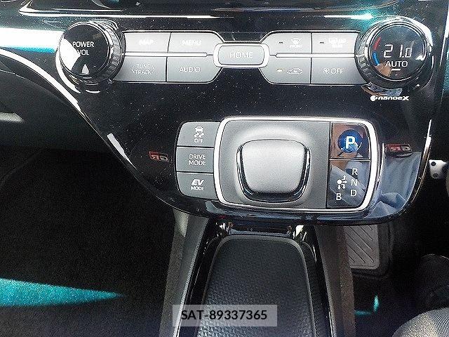 Toyota AQUA 2025-02 7214879-14