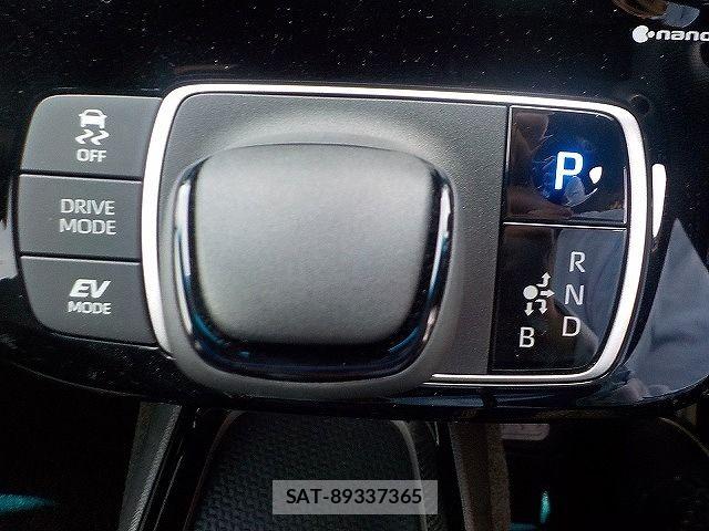 Toyota AQUA 2025-02 7214879-15