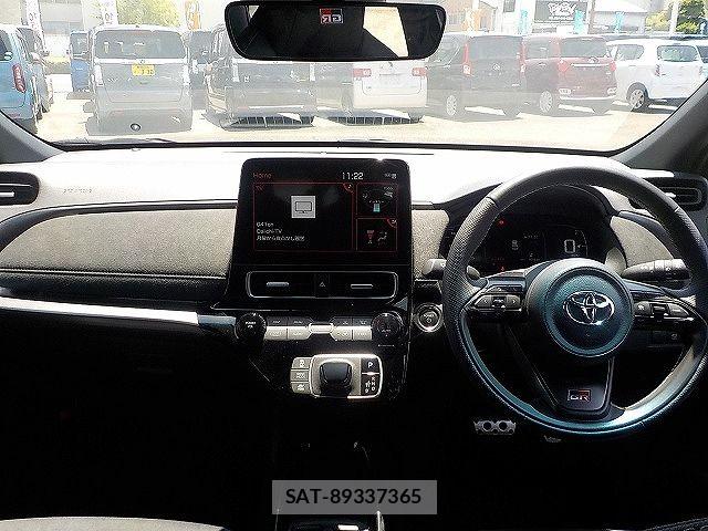 Toyota AQUA 2025-02 7214879-1
