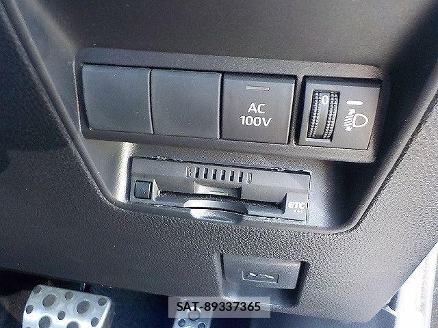 Toyota AQUA 2025-02 7214879-21