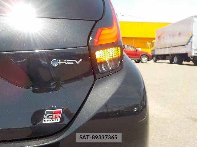 Toyota AQUA 2025-02 7214879-26