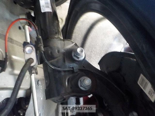 Toyota AQUA 2025-02 7214879-28