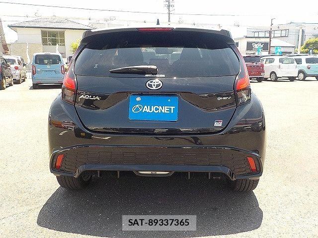 Toyota AQUA 2025-02 7214879-6