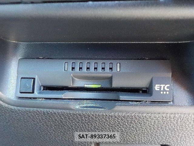 Toyota AQUA 2025-02 7214879-8