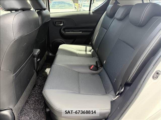 Toyota AQUA 2013-09 7214705-9