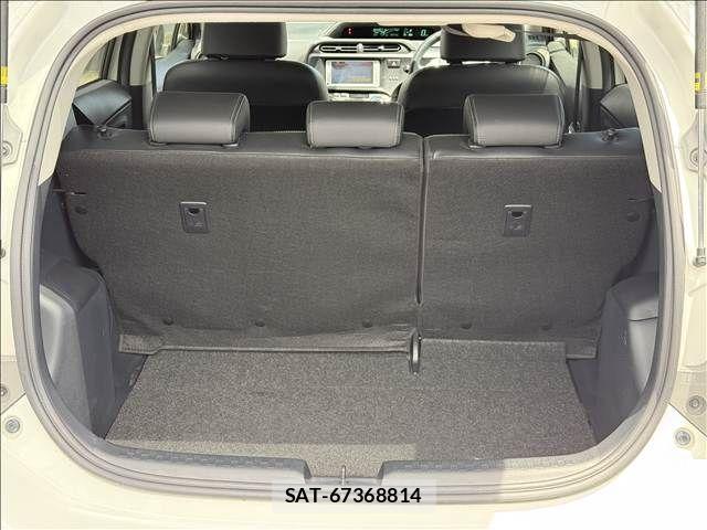 Toyota AQUA 2013-09 7214705-10