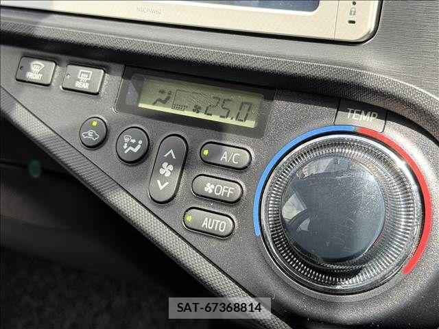 Toyota AQUA 2013-09 7214705-11
