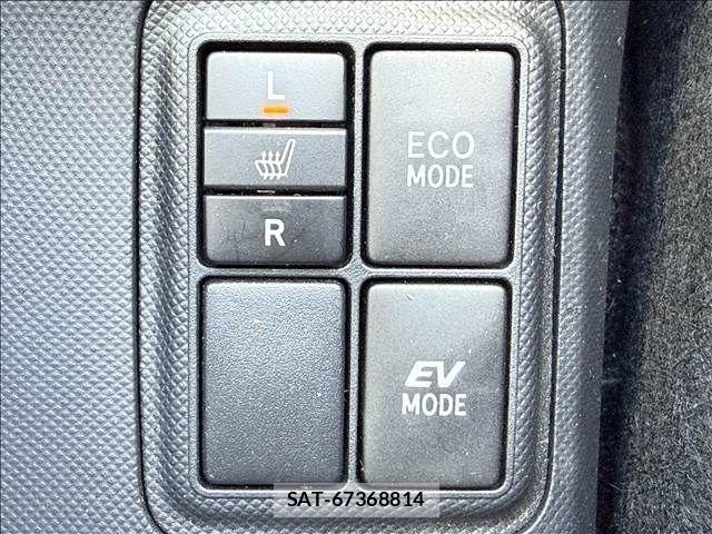 Toyota AQUA 2013-09 7214705-12