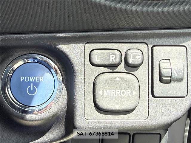 Toyota AQUA 2013-09 7214705-14