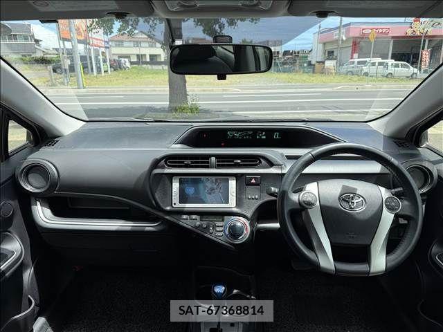 Toyota AQUA 2013-09 7214705-1