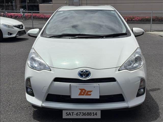 Toyota AQUA 2013-09 7214705-20