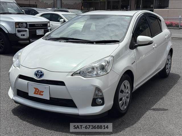Toyota AQUA 2013-09 7214705-21