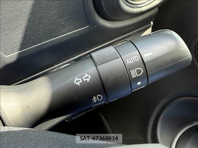Toyota AQUA 2013-09 7214705-26